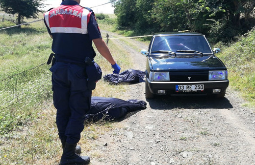 Kütahya'da bir kişi eşini öldürüp intihar etti