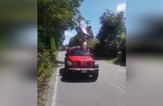 Seyhan Soylu'dan Gülen'in evinin önünde eylem