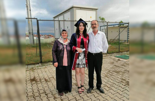 Kocaeli'de halk otobüsünden düşen genç kız hayatını kaybetti