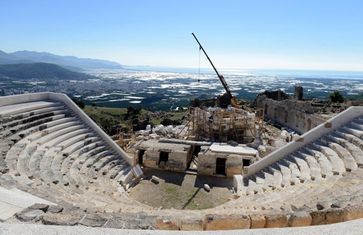 Tarihi antik kente fırtına vurunca restorasyon hatası gün yüzüne çıktı