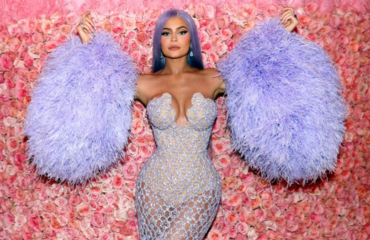 Dünyanın en genç milyarderi olan Kylie Jenner hastalıkla mücadelesinden bahsetti