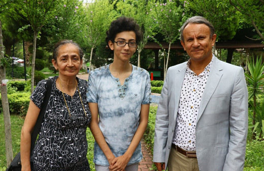 Hastane odasında İngilizce öğrendi! Oxford'dan ödül aldı