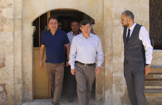 Ahmet Davutoğlu Ali Babacan ve Abdullah Gül'le ilgili şoklarda!