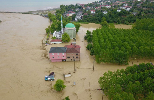 Düzce'de selden etkilenen ailelere 5'er bin liraya kadar destek verilecek!