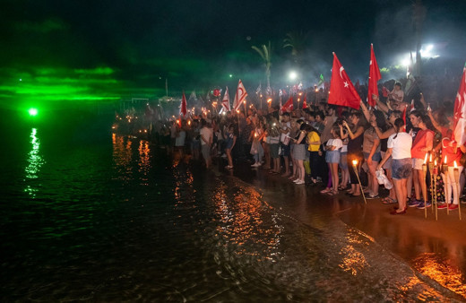 Yavru vatan KKTC'de 20 Temmuz Barış ve Özgürlük Bayramı coşkuyla kutlandı