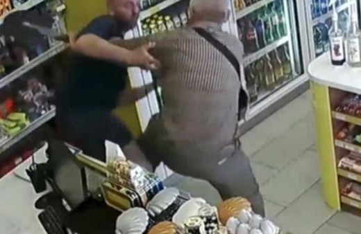 Rusya'da yaşlı adam kadını tecavüzden kurtardı