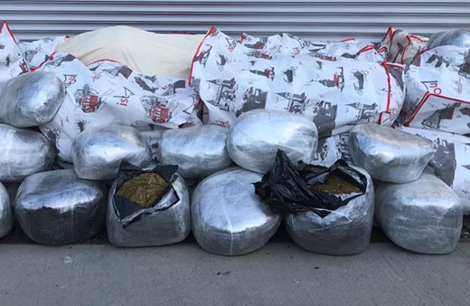 Batman'da 1 ton ele geçirildi plastik boruların arasından çıktı