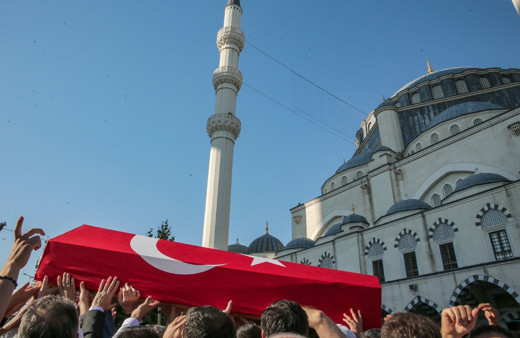 Eski bakan Süleyman Arif Emre son yolculuğuna uğurlandı