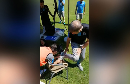 Başkan Ağaoğlu, o ayakkabıları Abdülkadir'e imzalattı