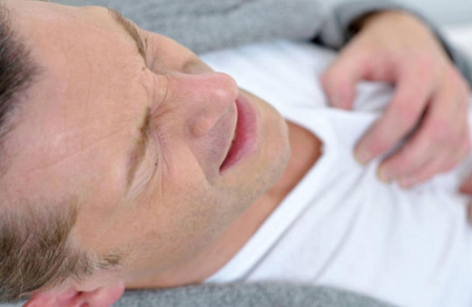 Karın ağrısı deyip geçmeyin! Kalp krizi olabilir