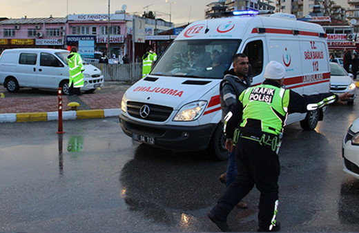 Afganlı iki genç parkta dehşet saçtı!