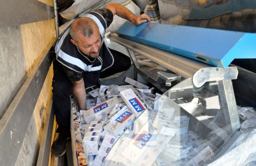 Ankara'da kaçak sigara operasyonu! Dondurma dolabında 20 bin paket ele geçirildi