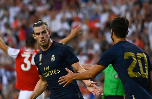 Real Madrid Mesut'lu Arsenal'i yıktı