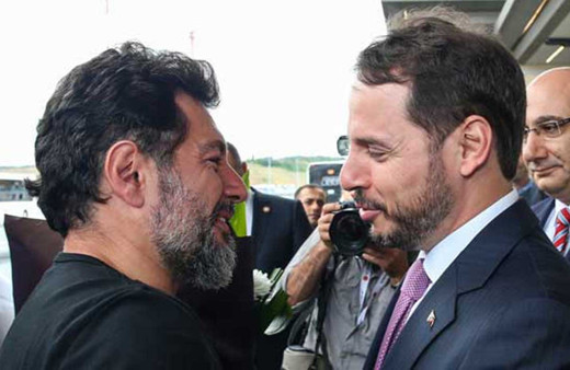 Hakan Atilla Türkiye'de Bakan Berat Albayrak karşıladı