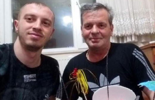 Yol kavgasında baba oğul dövülerek öldürüldü