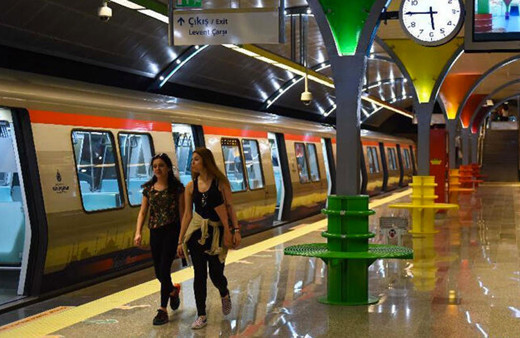 İstanbul'da metro seferleri uzatıldı