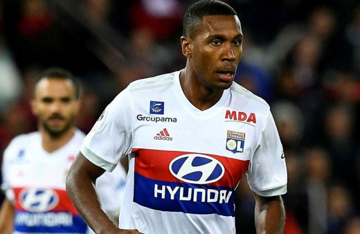 Beşiktaş'ta stoper transferi için iki aday bulunuyor