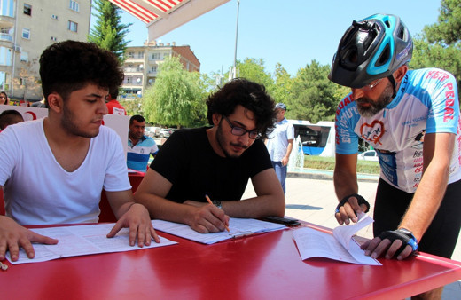 Kemal Yücel evlat acısını kalbine gömdü! Çocuklara umut oldu