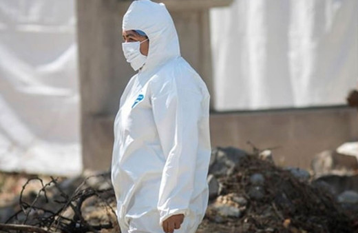 Ülke şokta! Bir evin bahçesinde 21 ceset bulundu