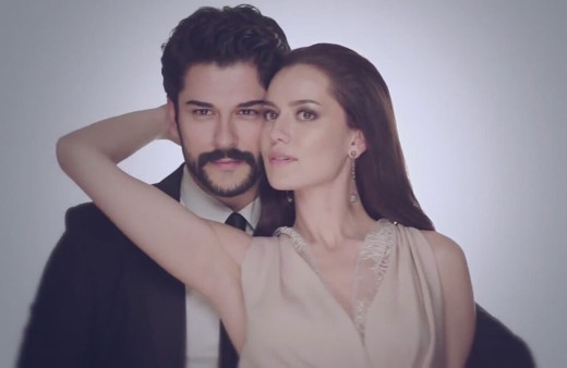 Burak Özçivit ve Fahriye Evcen Karan bebek için hiçbir ayrıntıyı atlamıyor! Bakın ne yaptılar