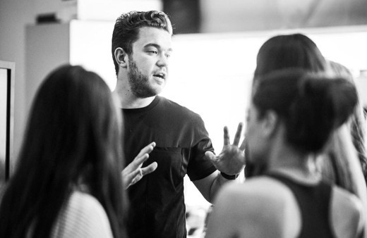 Türk model her şeyi ifşa etti fotoğrafçı Timur Emek'in modellere tacizleri ortaya çıktı