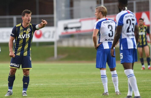 Fenerbahçe - Hertha Berlin maçı sonrası olay! Emre Belözoğlu rakibini kovaladı tünelde arbede çıktı