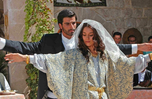 Mehmet Akif Alakurt kendi başını yaktı Türk bayrağına ve kadınlara hakaret etmişti