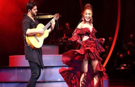 Ziynet Sali konserinde aşka geldi! Genç sevgilisiyle olay dans