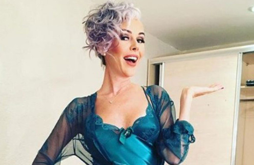 İpek Tanrıyar herkesi şaşırttı! Saçına taktığı şeylere bakın!