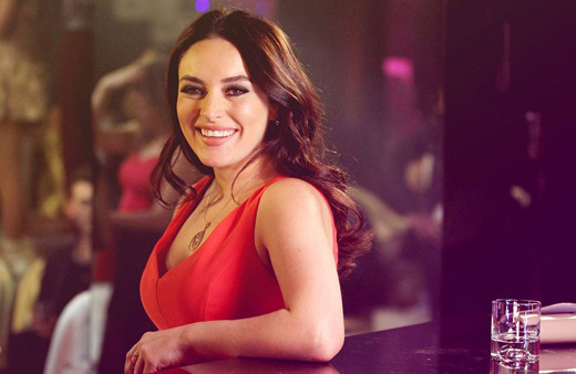 Ezgi Mola sevgilisi Mustafa Aksakallı ile mekan açtı! Çocukları mekana almayınca...