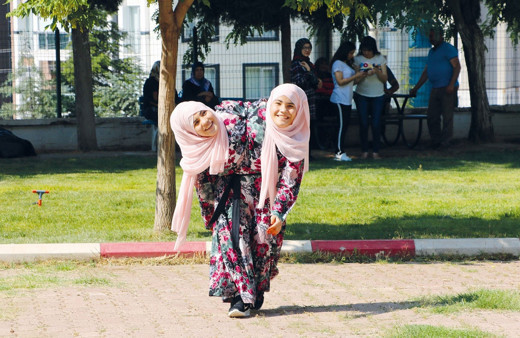 Kahramanmaraşlı siyam ikizleri YKS'de barajı geçemedi!