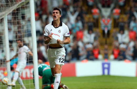 Beşiktaş'ta Enzo Roco sakatlandı