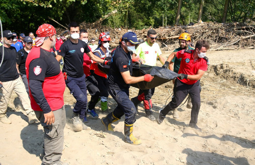 Düzce'de selde kaybolan çocukların yürek yakan görüntüleri ortaya çıktı