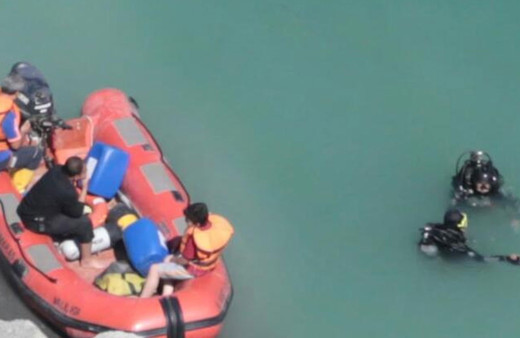 Küçük oğlunu kurtardı büyük oğlu gözlerinin önünde boğuldu