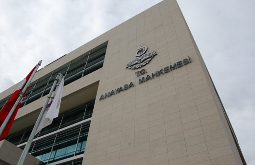 AYM'nin kararına 1071 akademisyenden tepki