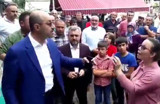 AK Partili başkan Ali Kılıç ile kadınlar birbirine girdi: Şov yapmayın