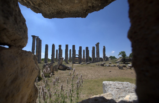Diocaesarea Antik Kenti'nin dini merkezi Zeus'a adanan tapınak gün yüzüne çıkarılıyor!