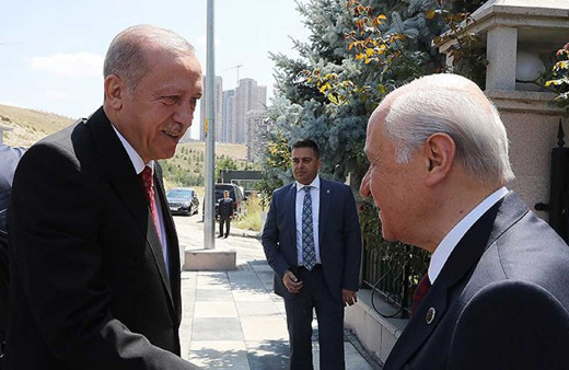Cumhurbaşkanı Recep Tayyip Erdoğan Devlet Bahçeli'i evinde ziyaret etti
