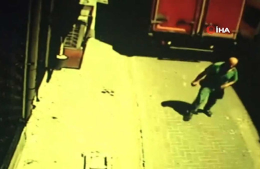 Zeytinburnu'nda akılalmaz kaza! Kamyon sürücüsü yaşlı adamı böyle ezdi