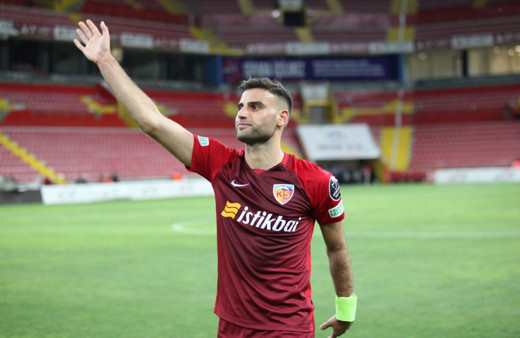 Fenerbahçe'den Galatasaray'a Deniz Türüç çalımı