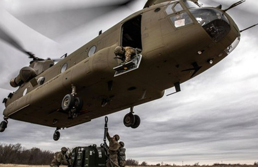 ABD Türkiye'ye dört tane Boeing CH-47F Chinook tipi helikopter teslim etti