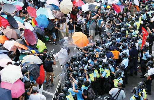 Hong Kong'daki protestolar Şemsiye Devrimi olarak adlandırıldı