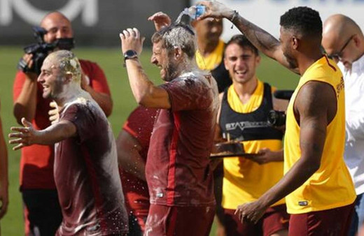 Hasan Şaş ve Ümit Davala'ya doğum günü sürprizi