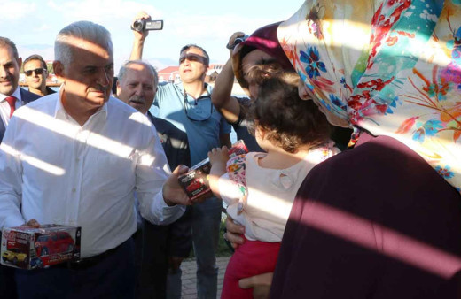 Binali Yıldırım'a memleketi Erzincan'da yoğun ilgi