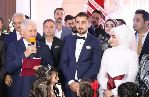 Genç çifte Yıldırım'dan esprili nasihat