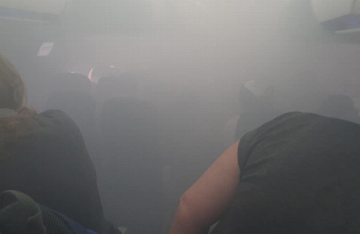 Kabini duman dolan British Airways yolcu uçağı acil iniş yaptı