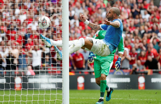 Manchester City Liverpool'u eledi Kyle Walker inanılmazı başardı