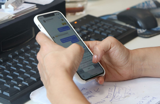 Teknoloji bağımlılığı olanlar dikkat! Çağın yeni hastalığı Başparmak Tendon Sıkışması