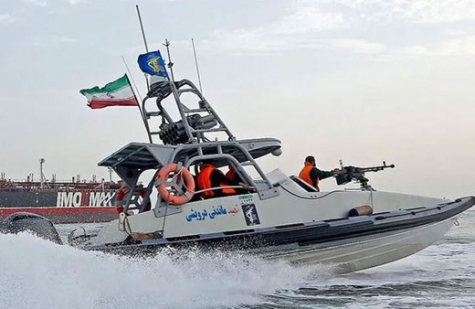 İran Basra Körfezi yakınlarında iki tekneye el koydu