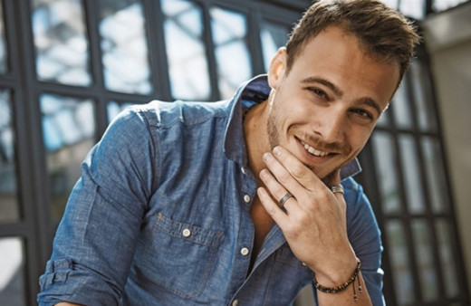 Kerem Bürsin Bodrum'da tekneden düştü facianın eşiğinden döndü!